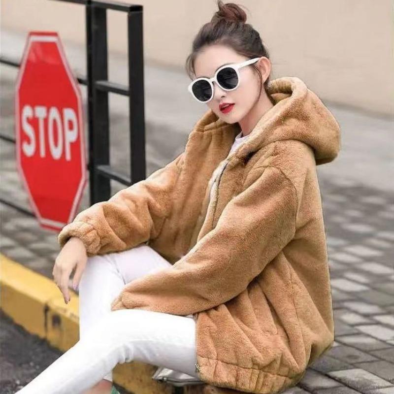 Imitation lamb fluffy coat women's new autumn and winter lamb wool fleece thickened sweater short hooded fur