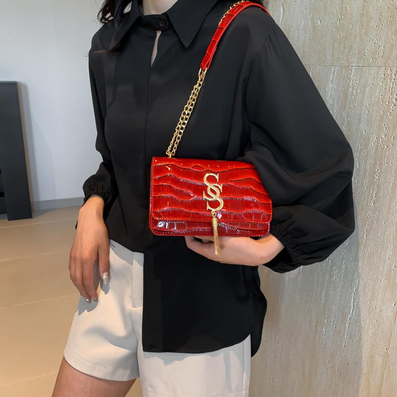 Fashionable Retro Small Square Bag Handheld Crossbody Bag Large Capacity New Temperament and Fashion Design One-shoulder Crossbody Bag