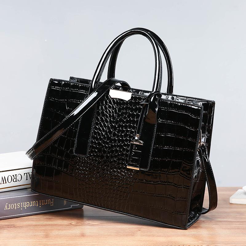New women's bag trendy crocodile pattern portable shoulder messenger bag global