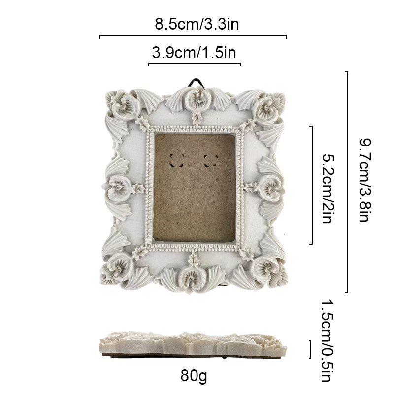 Victoria-Style Retro Resin Photo Frame Ornament - Light Luxury Badge Display Stand for Photo Props