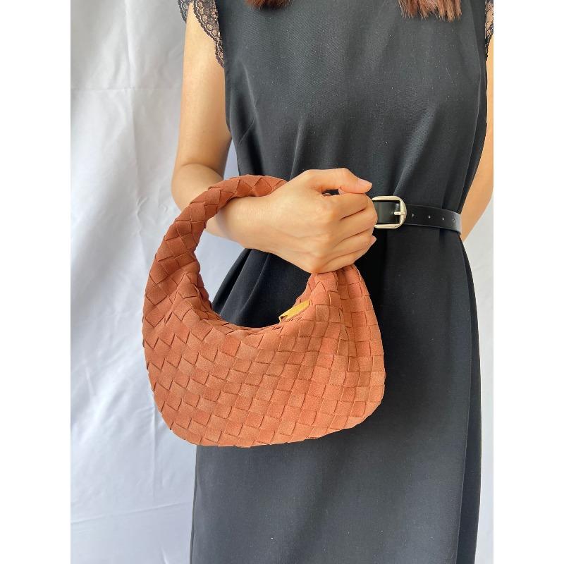 Reine handgefertigte matte gewebte Tasche, neue Damentasche, kleine Croissant-Tasche, Handtasche im europäischen und amerikanischen Stil.
