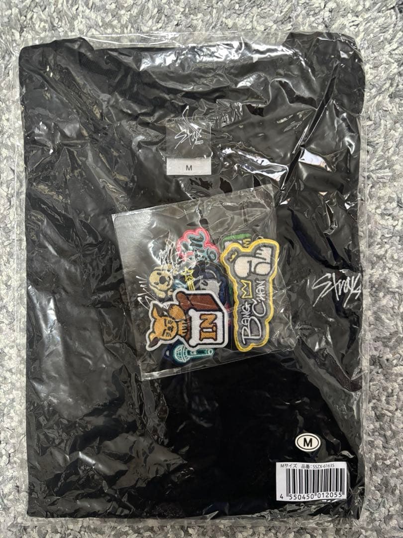

[USED] Stray Kids FC Limited Edition T-shirt with Patch, Size M