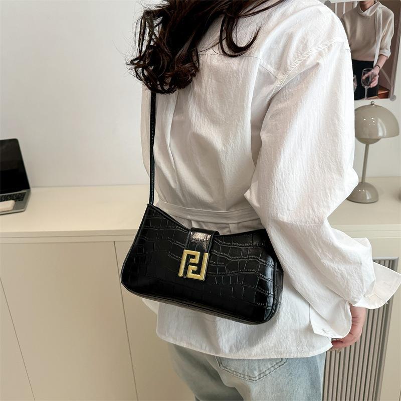 Spring New Personalized Baguette Bag Fashion Trend Niche Design Women's Texture Shoulder Messenger Bag
