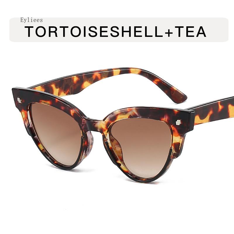

Women Cat Eye Leopard Sunglasses Fashion Premium Brand Design Female Retro Sun Glasses Woman Modern Popular Glasses UV400