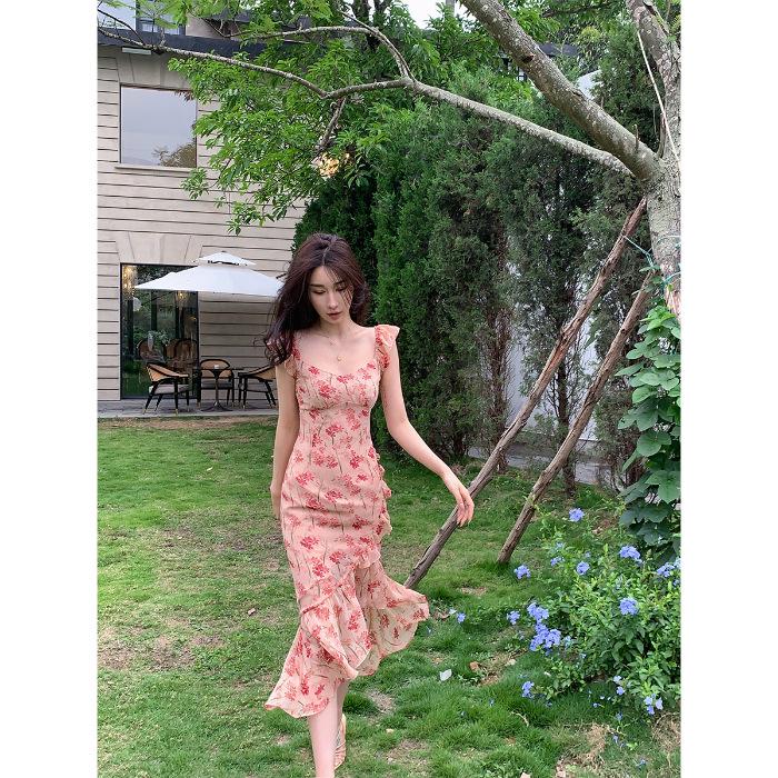 

Petite V-Neck French Floral Bodycon Dress with Cap Sleeves and Fishtail Skirt Extra Small