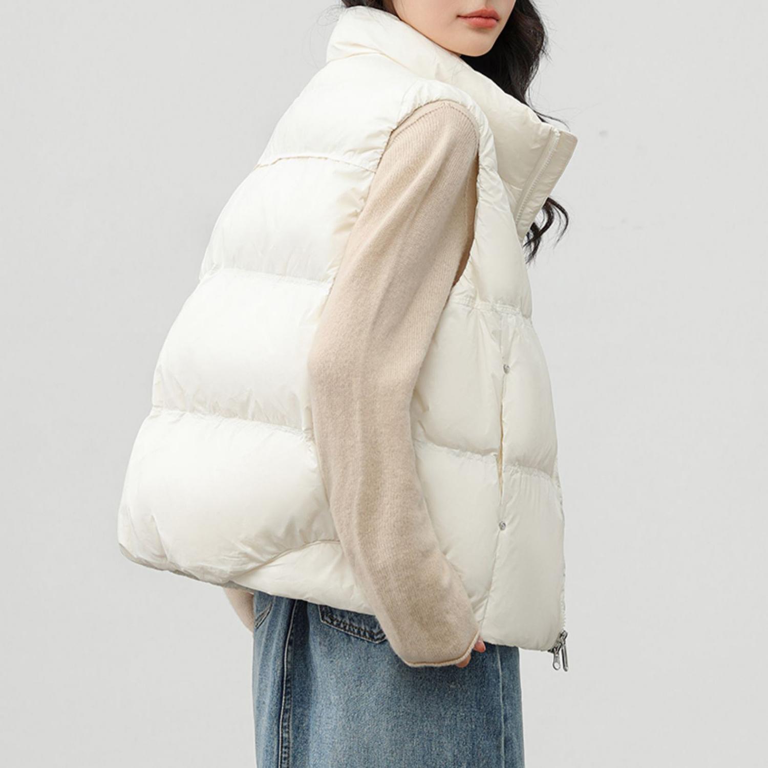 Женская легкая термокуртка без рукавов с воротником-стойкой — фото 7