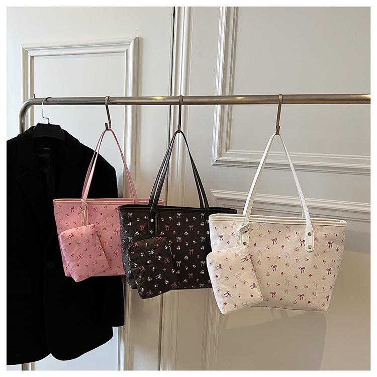 1Pc Niche Design Women's Bag Textured Tote Bag Large Capacity Underarm Bag College Student Commuting Shoulder Bag