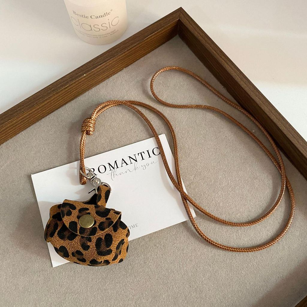 Retro Ethnic Ceramic Wood Necklace: Geometric Fruit Pendant for Women