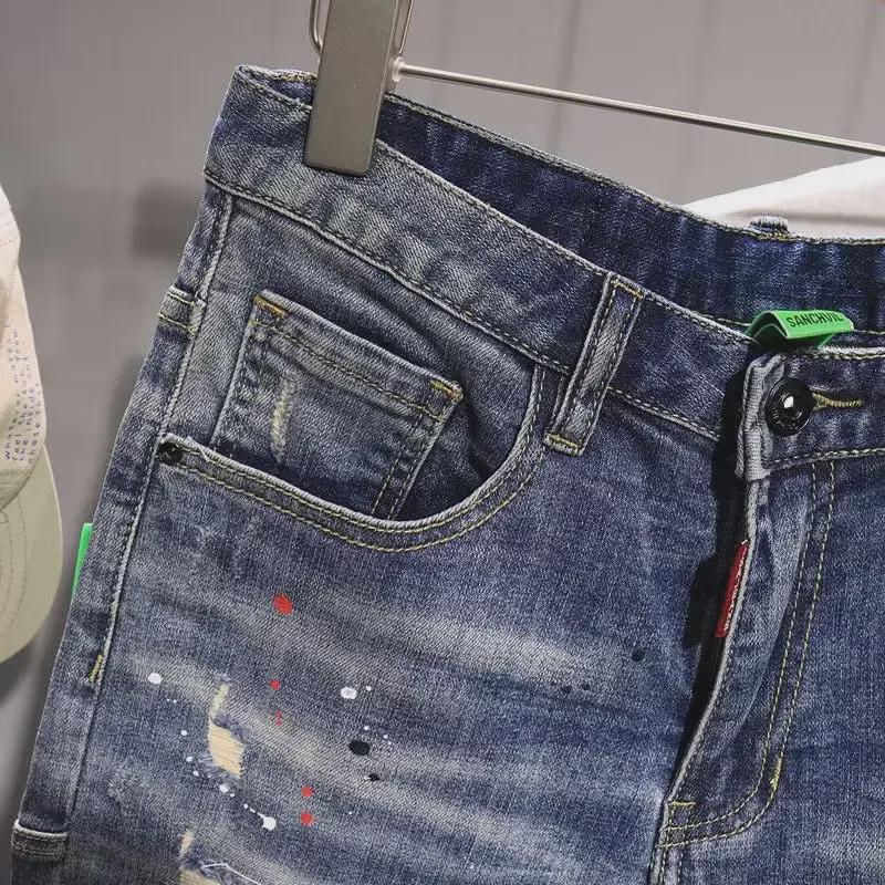 Pánske trendy letné roztrhané džínsové šortky: Úzky strih, Sprejový náter, Spojené záplaty, Opotrebovaný štýl