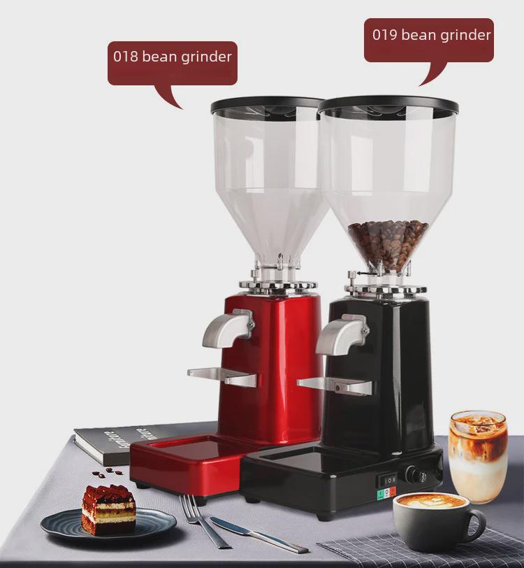 Elektrisk kaffekvarn med liten bönbehållare och rengöringstratt