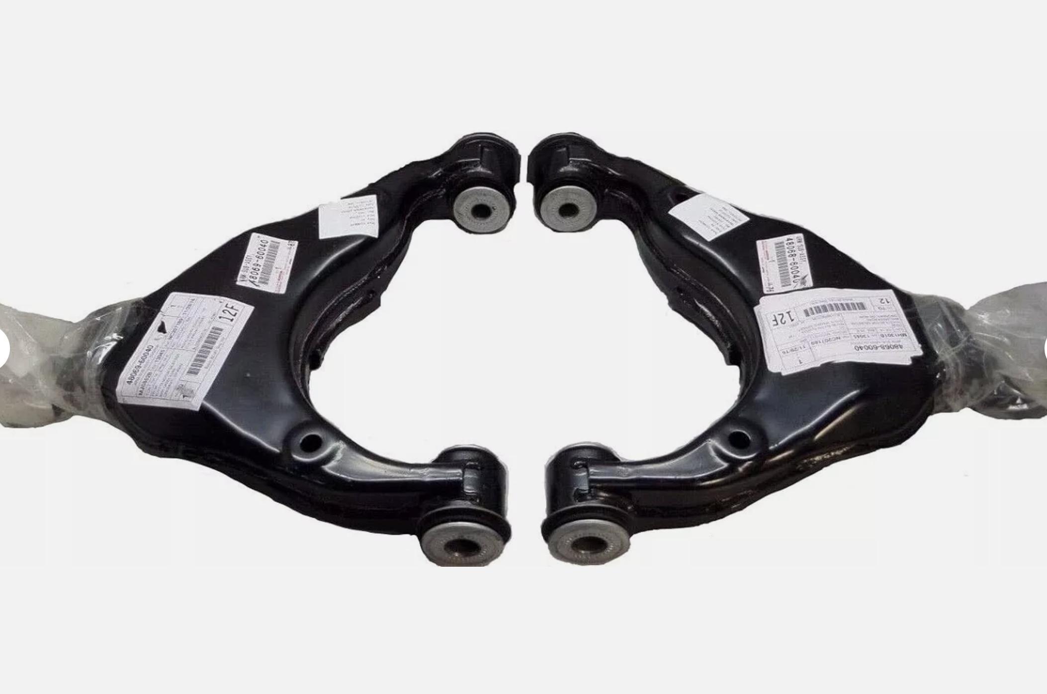 

TOYOTA Genuine OEM Front Lower Control Arm Set LH & RH 48068-60040 48069-60040