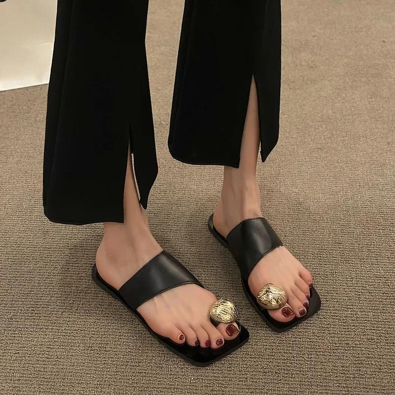 Fashion Summer Women's Thong Sandals 2024 New Square Toe Flat Slippers for Women Outdoor Light Casual Beach Fashion Women's Flip Flops