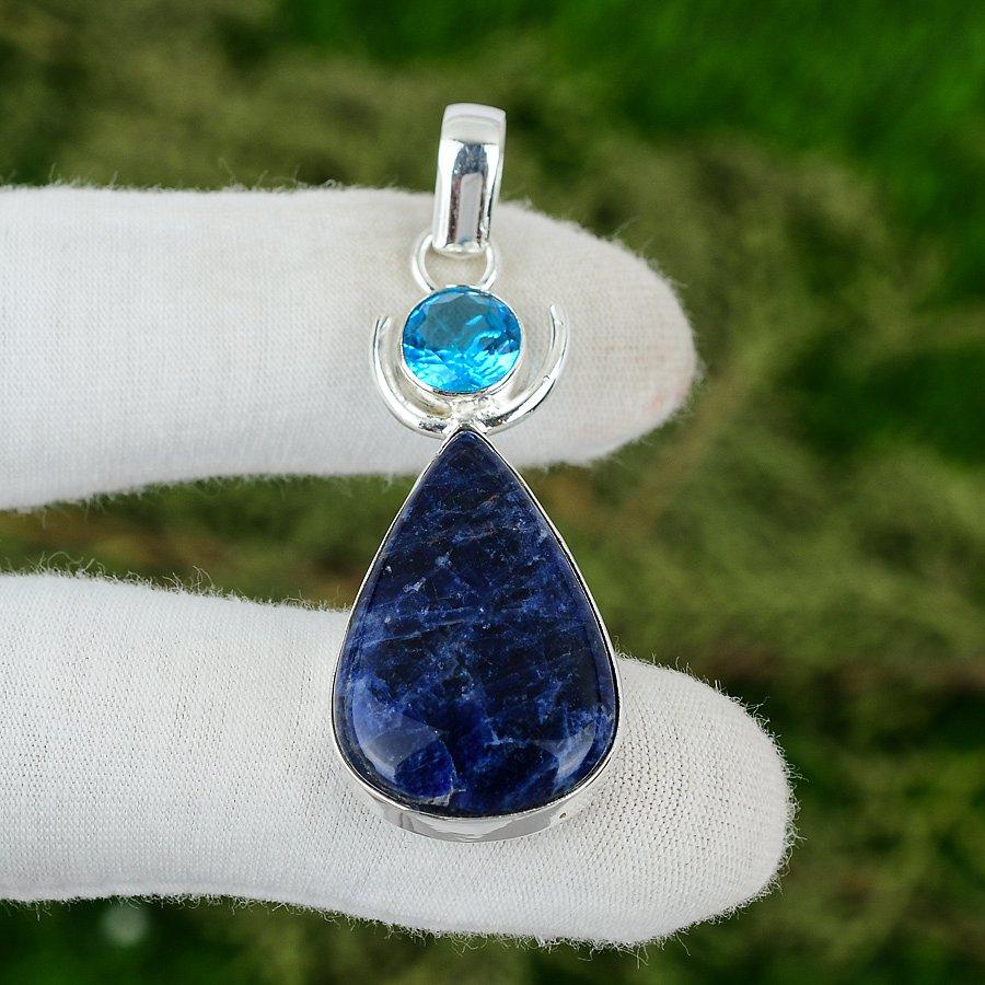 

Подвеска из стерлингового серебра в форме груши с натуральным содалитом и швейцарским голубым топазом ручной работы