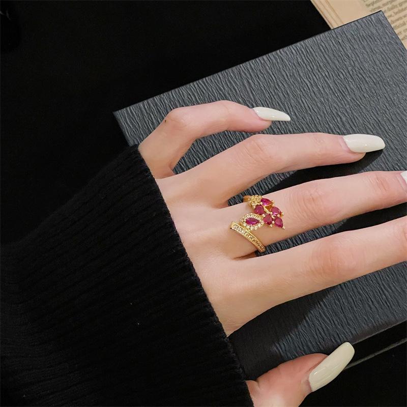Medieval Hollow Lace Retro Gold Open Ring Colored Treasure Red Zircon Light Luxury Index Finger Ring