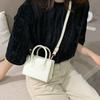 PU-Leder Mini-Handtasche Einfarbige Damen-Umhängetasche Elegante kleine quadratische Tasche Ausflug