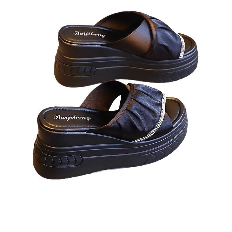 Slippers Women's Versatile and Lightweight Muffin Bottom Wedge Sandals Summer Wear New Thick-soled High-heeled Women's Shoes