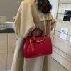 Wedding bag Textured bag Women's new messenger bag Large capacity commuting Red wedding bride portable shoulder bag