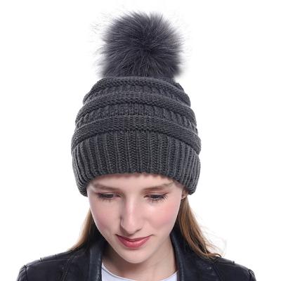Europäische und amerikanische Damen Herbst- und Winter-Warme Bommelmütze Mode Lässig Gestrickte Wollmütze