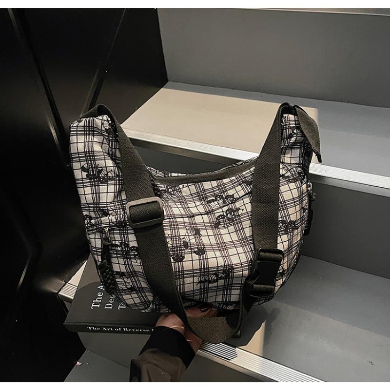 

Весна и лето новая модная цветочная тканевая сумка модная популярная женская маленькая квадратная сумка большая вместимость сумка-мессенджер чёрный