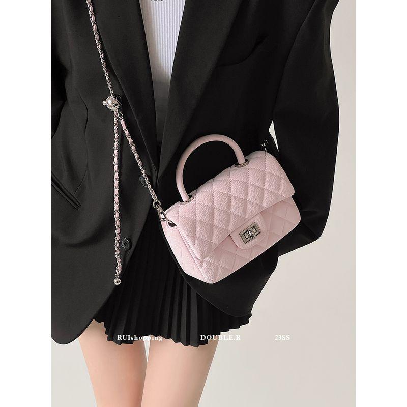 

Сяо Жуй Милая Сумка Синий Пена Стеганая Наплечная Маленькая Квадратная Сумка Pink Princess powder-small amount of In Stock