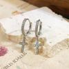 Ohrringe im Vintage-Stil mit mikro-pavé Zirkonia-Kreuz - klassischer und trendiger Schmuck für Frauen