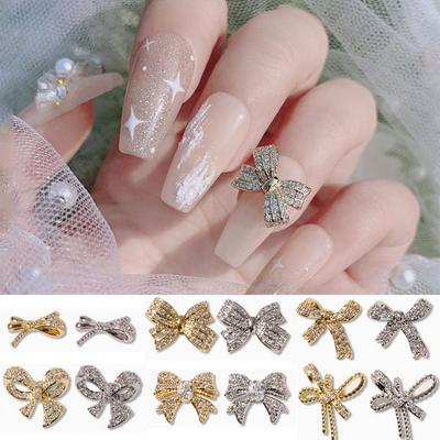 Nailart – Nagelsteentjes en nagelsieraden