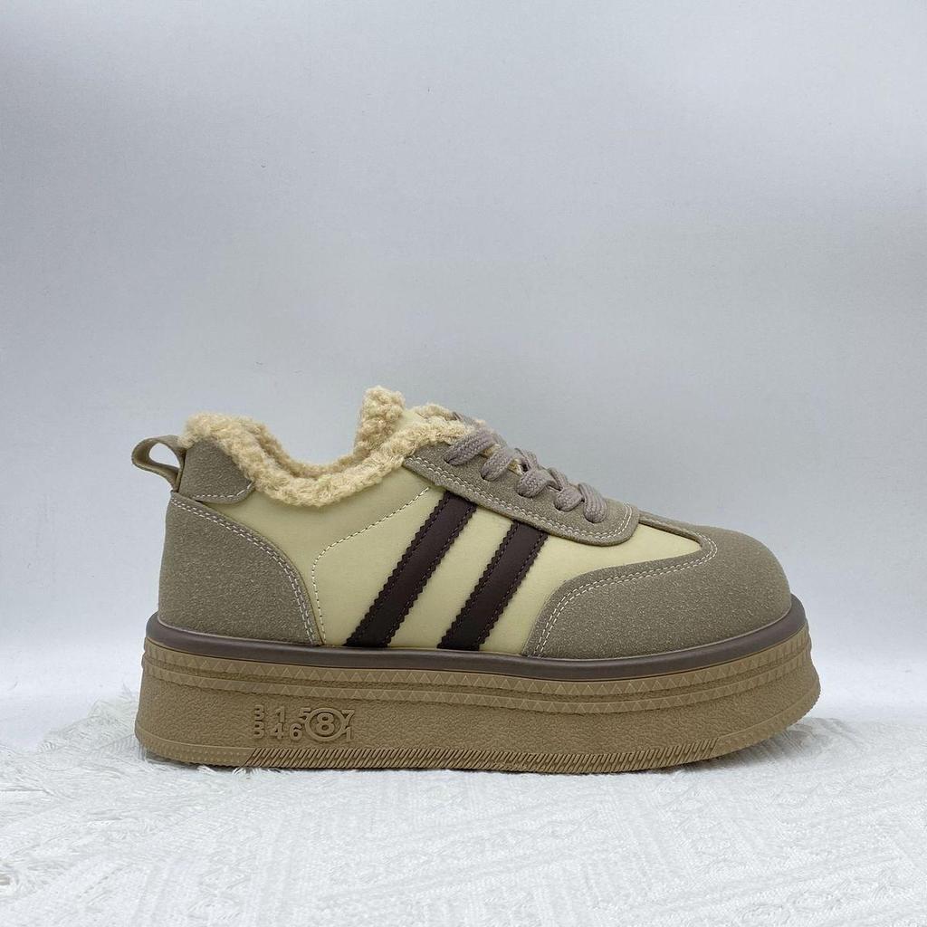 Velvet Sponge Cake Women's Retro Shoes - Super Soft, Thick Sole, Lightweight Autumn/Winter Fashion for Men.