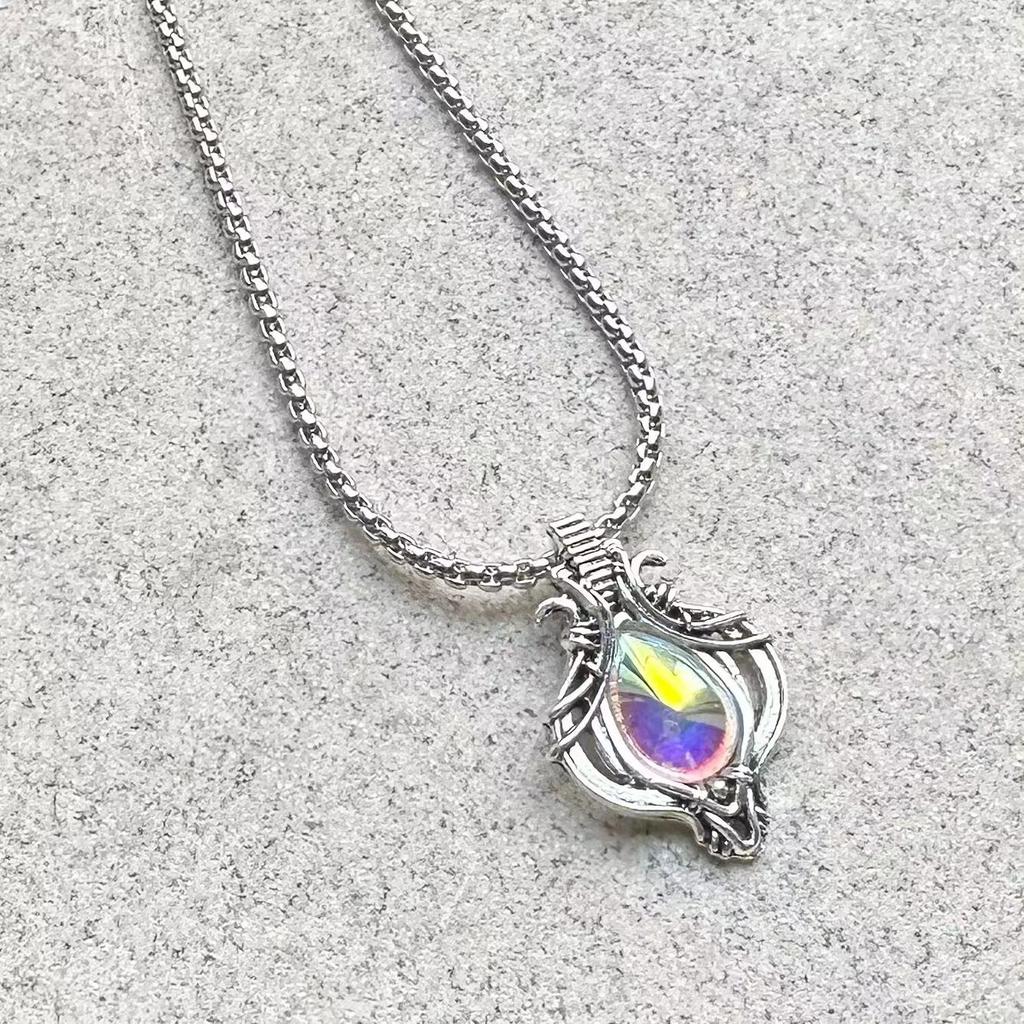 Necklace Vintage Moonstone Hollow Drop-shaped Fashion Necklace Pendant