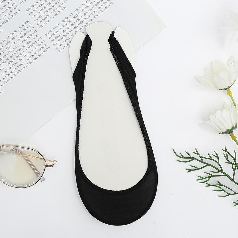 Women Ultra Thin Invisible Socks with Thickened Forefoot Pads Shallow Mouth Non Slip Socks for High Heel Girls