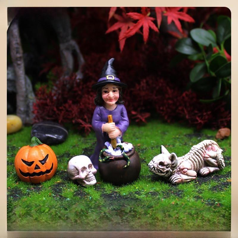 Pumpkin Halloween Witch Resin Yard Decoration With Micro Landscape Scene Gift