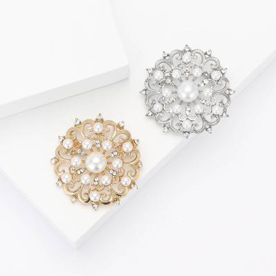 Legering Hul Perle Brosje i Hoffstil High-End Temperament Dame Draktdress Cardigan Korsasje Smykke Nål