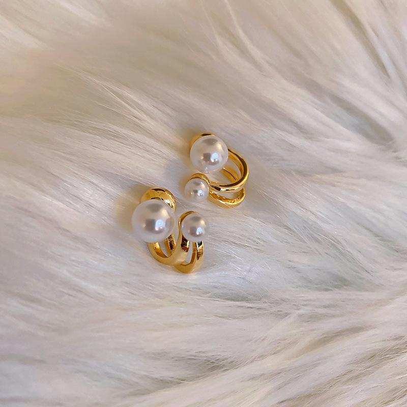 

Korean metallic pearl stud earrings C-shaped design earrings temperament simple temperament earrings