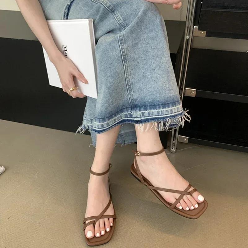 Fashion 2025 Summer Gladiator Women Sandals Fashion Elegant Narrow Band Clip Toe Shoes Ladies Comfort Flats Beach Sandalias