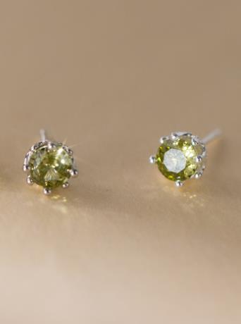 925 Sterling Silver Peridot Green CZ Stud Earrings for Women Vintage Royal Crown Six-Prong Zirconia Earrings Fine Jewelry
