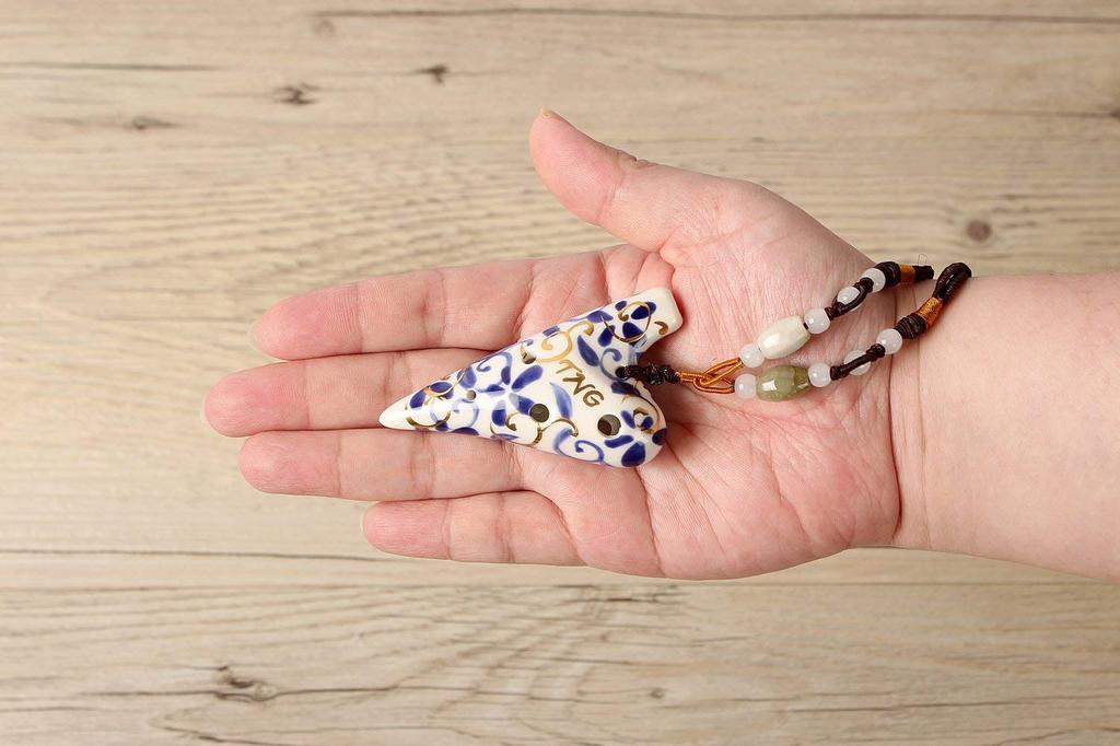 TNG Mini Ocarina 6 Holes Gun Luxury Necklace Single F Key Ocarina Wind Instrument Blue Flower Porcelain [Pendant / / Type]
