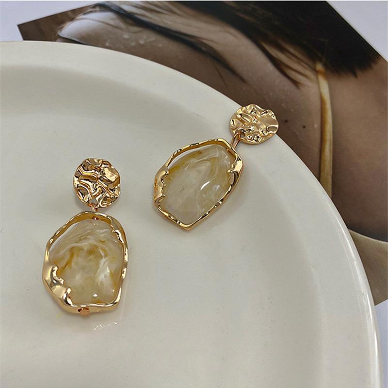 

Korean Vintage Brown Resin Square Pendant Earrings for Women Acrylic Geometric Earrings Jewelry Accessorries Gift