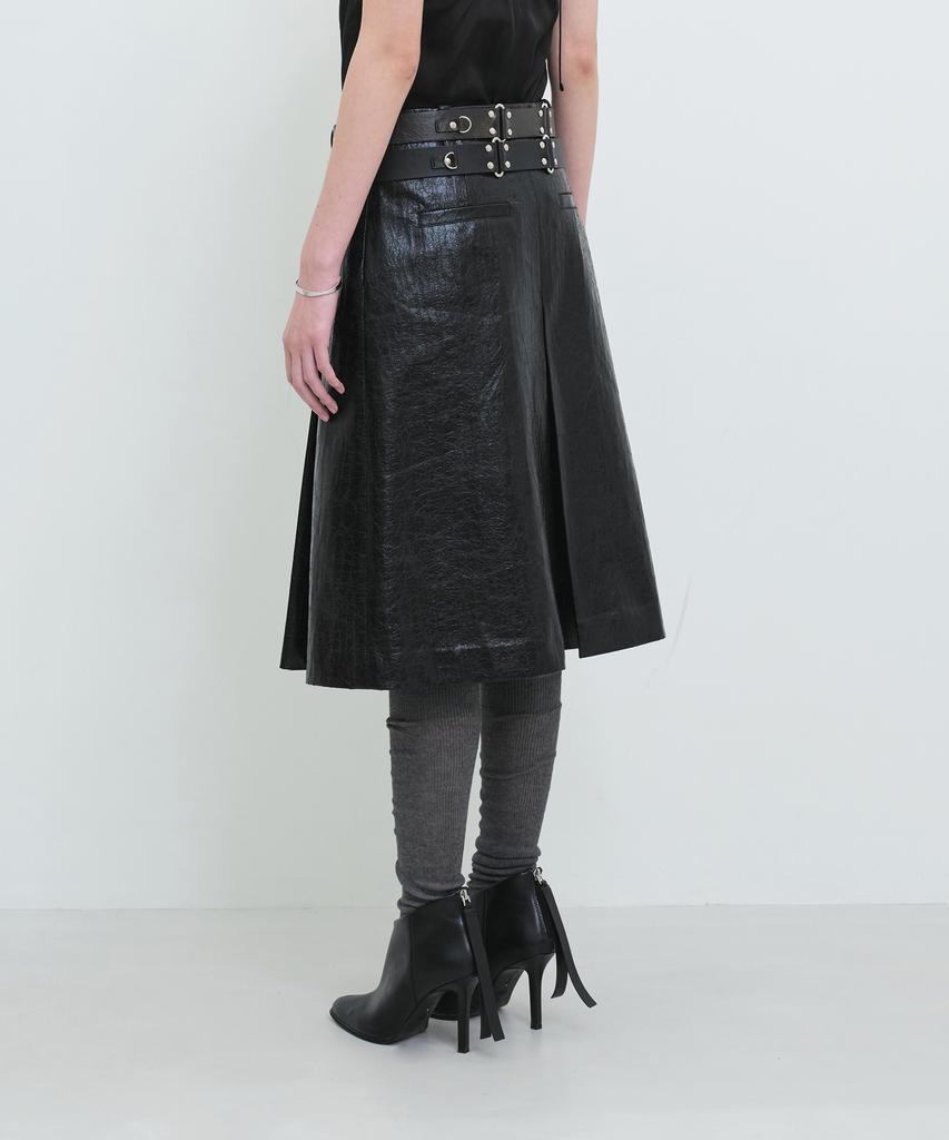 Yunse Four Leather Wide Pleated Skirt (Cracked Black)