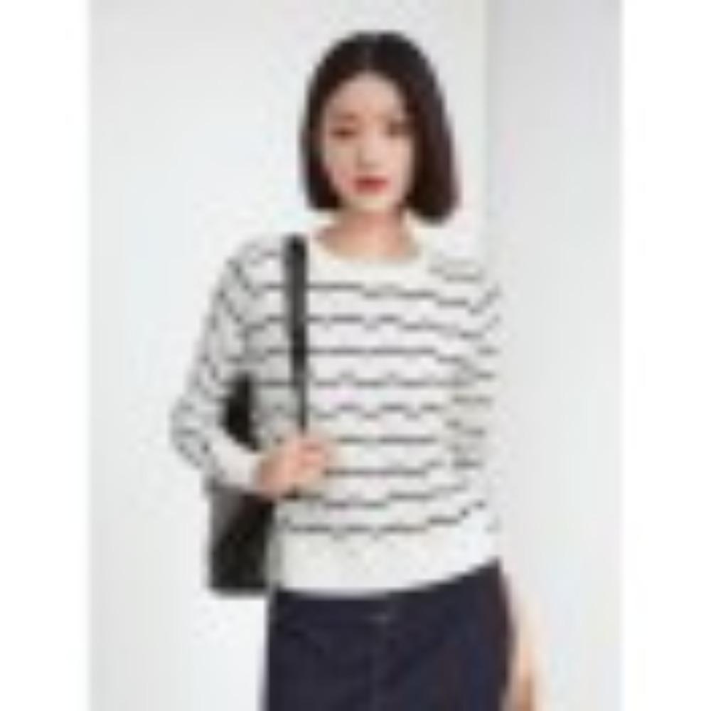 

A Girlish, Color-blocking, Wavy Long-sleeved Knitted Sweater for Women In Autumn, Sweet and Youthful, Loose and Versatile Top one size белый