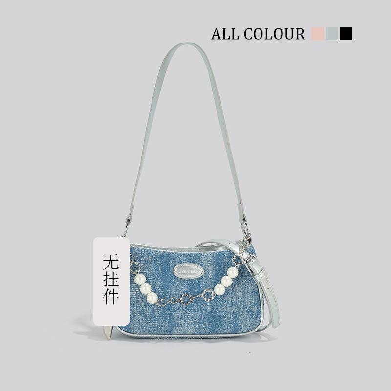 2025 Autumn and Winter Season Super Fire High Sense Single Shoulder Underarm College Student Fashion Versatile Commuter Messenger Bag