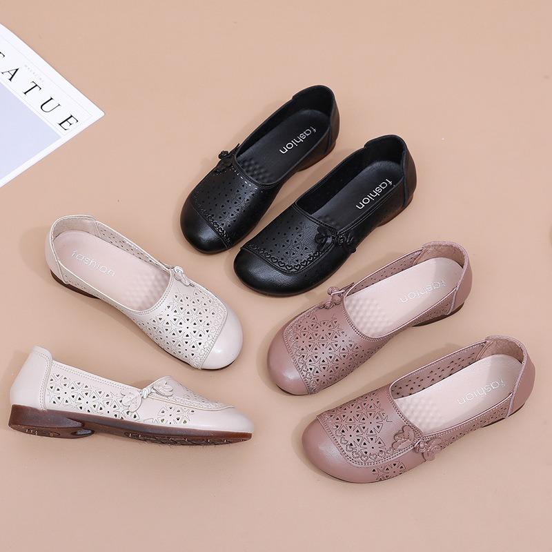 Soft-soled shoes, sandals, women's summer hollowed-out middle-aged leather shoes, new middle-aged hole-hole beef tendon soles, elderly single shoes