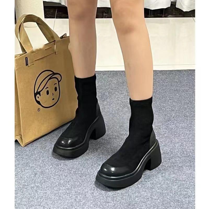 2025 Europäische Station Herbst und Winter neue Muffin-Dicksohlen wasserdichte Tisch elastische kurze Stiefel hochhackige Martin-Stiefel dünne Stiefel Kinder