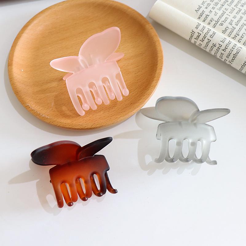 Bezaubernde Schmetterlings-Haarklammer - Mattiertes Design zieht Bienen und Schmetterlinge an