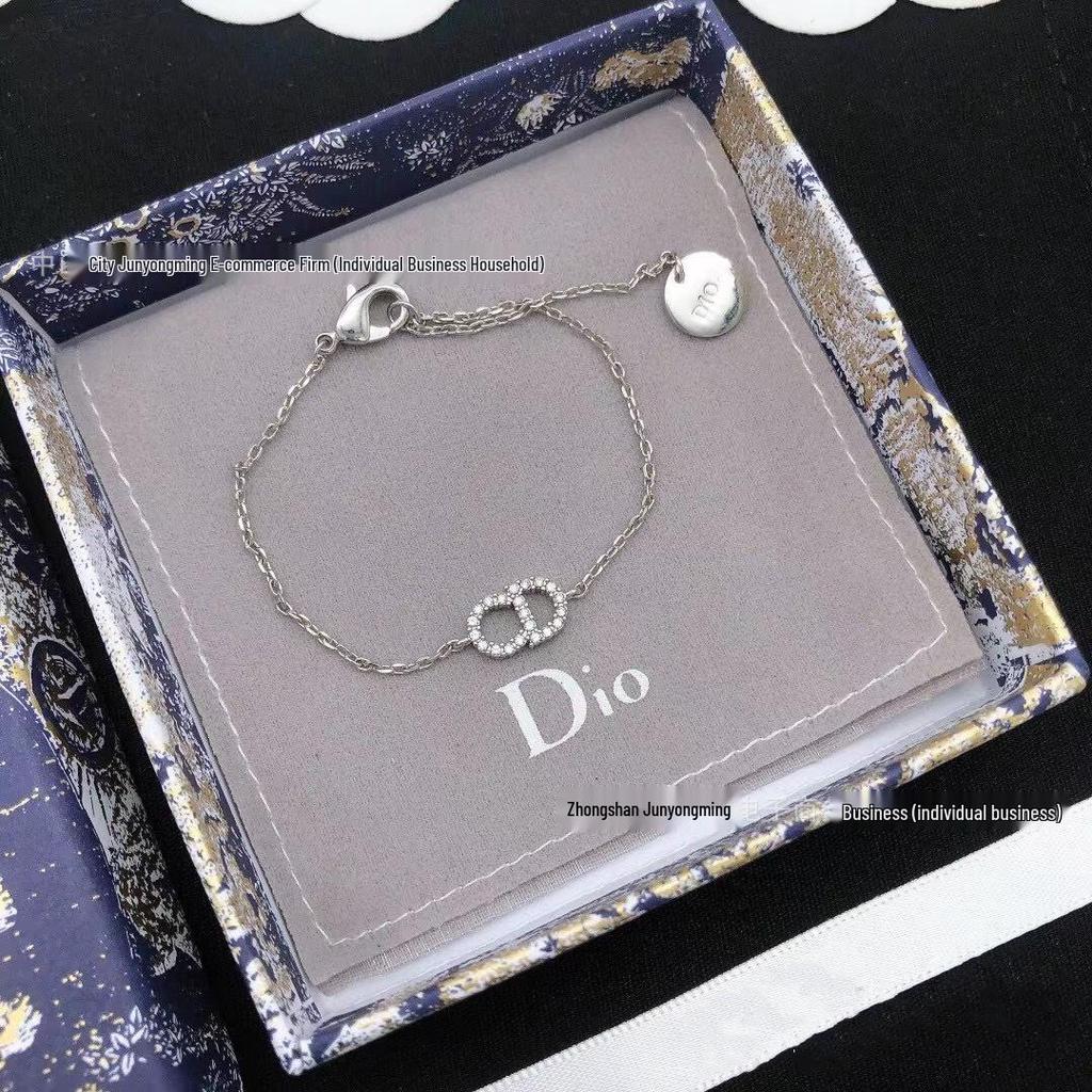 Women's Minimalist Diamond-Inlaid Letter Bracelet - Versatile Daily Wear Jewelry