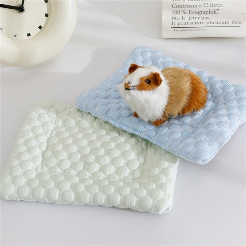 Small Animal Cooling Bed Mats With Antislip Base Multipurpose Hamster Cage Pad Ice Silk Fabric Easyly To Clean