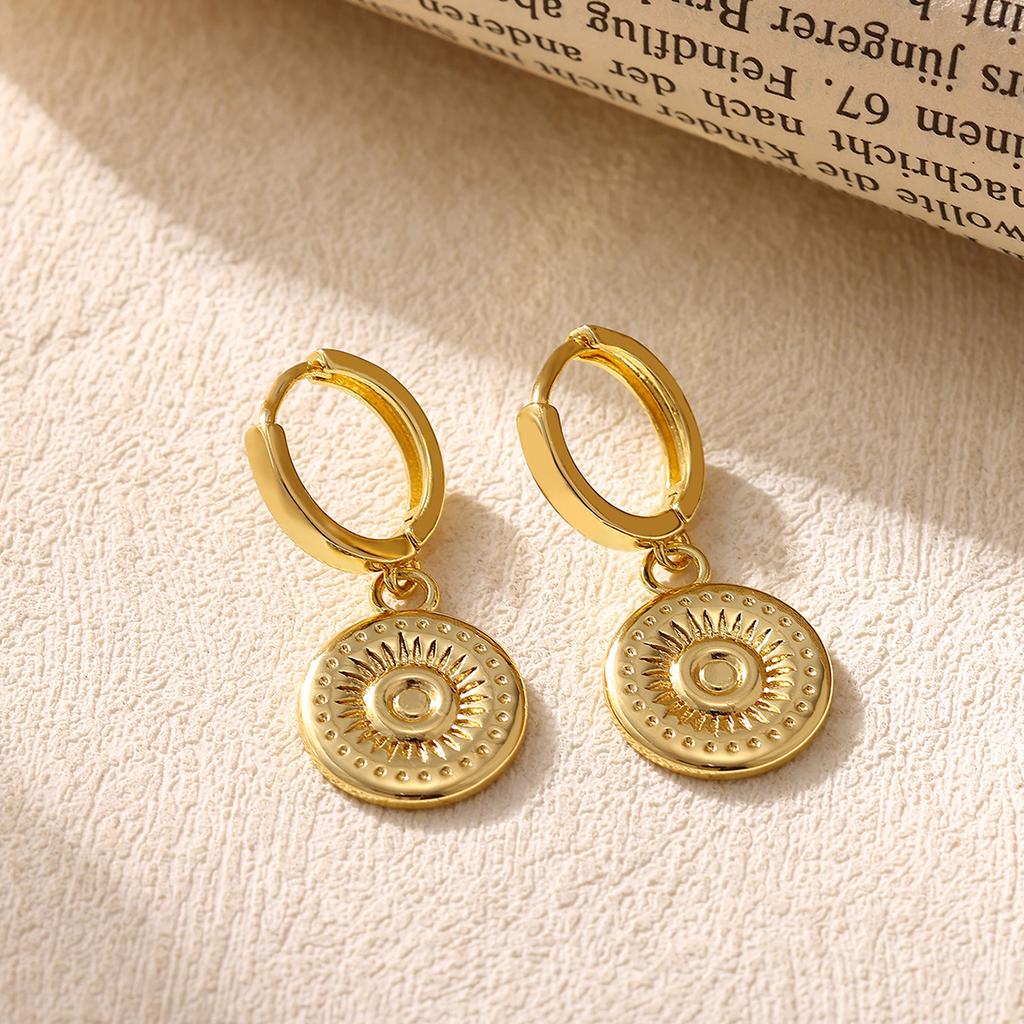 2026 Vintage Gold Color Hoop Earrings For Women Elegant CZ Heart Star Flower Pendant Hanging Ear Piercing Romantic Jewelry Gift
