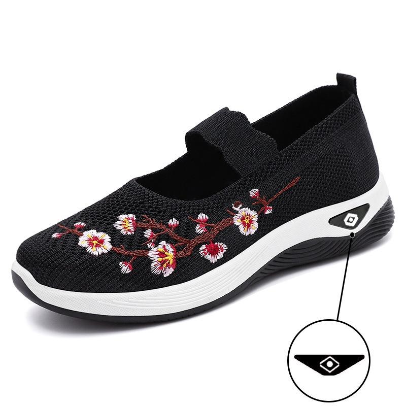 Old Beijing cloth shoes women's new summer shallow mouth single shoes women's casual mother shoes one pedal lazy shoes