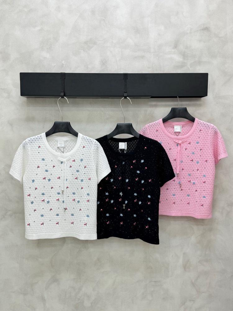 French Floral Embroidered Gypsophila Knit Mesh Top with Frog Button and Round Neck - Short-Sleeved Age-Reducing Design
