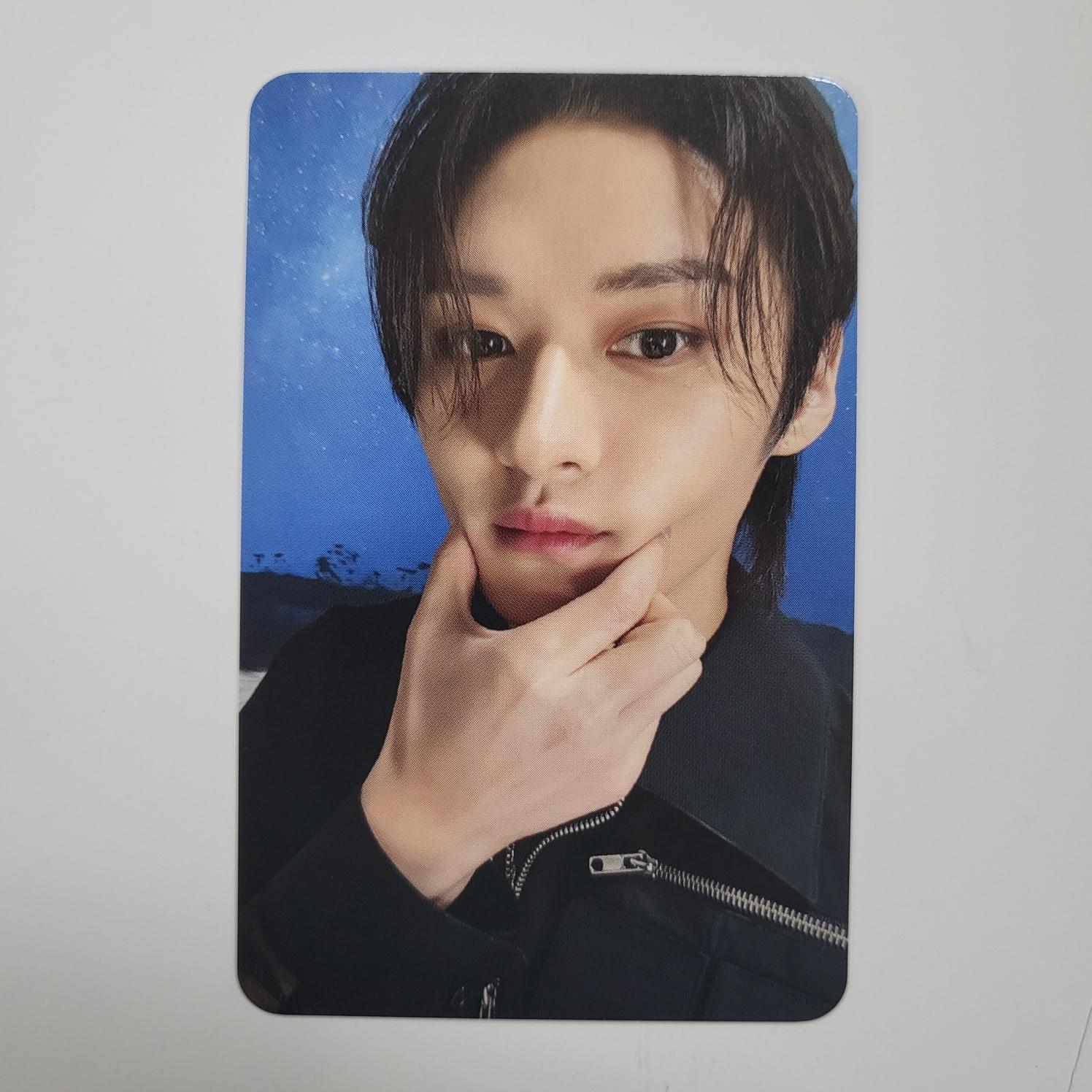 

Фотокарточка с мероприятия Stray Kids PILOT JYP SHOP Lee Know 2