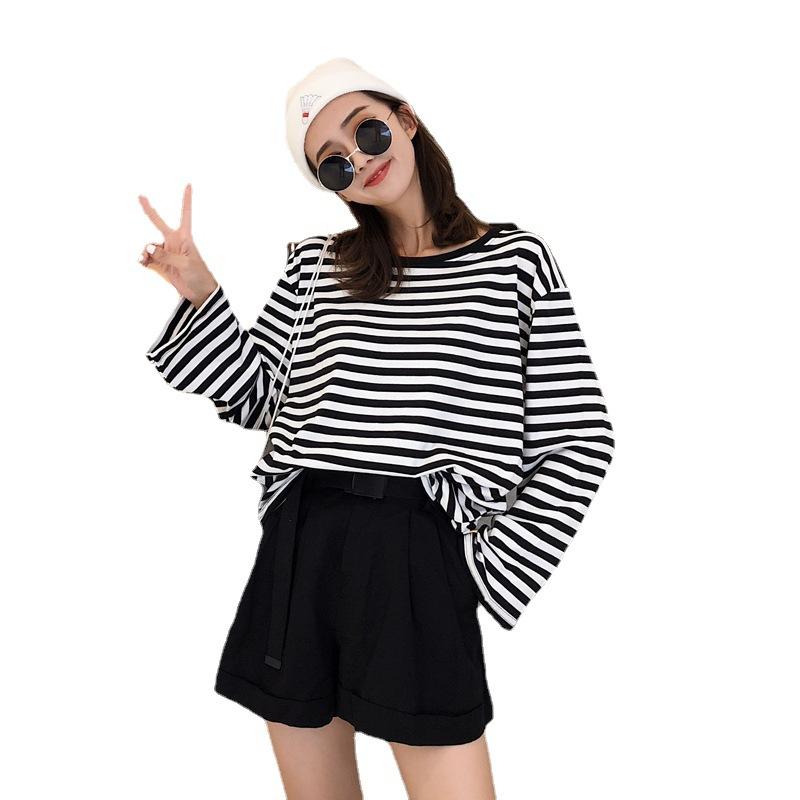 Camiseta feminina de manga comprida listrada solta de outono