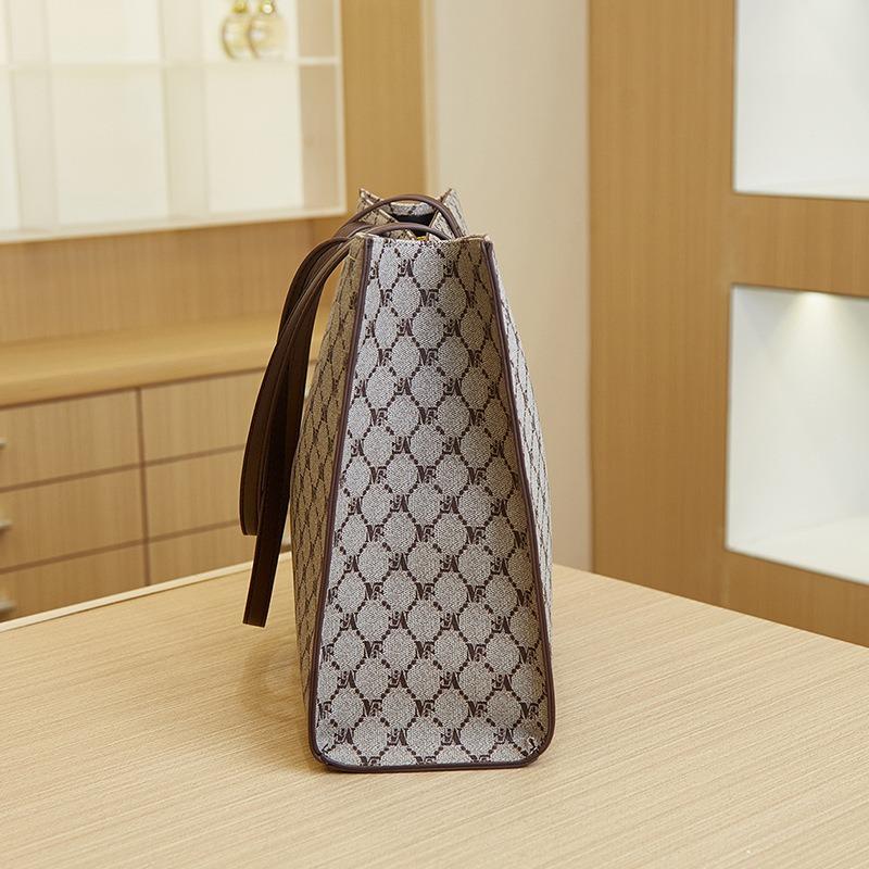 New Retro Printed Bag Portable Shoulder Large Capacity Tote Bag Simple Fashion Versatile Handbag